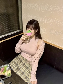 序號： 20  #巨乳 #爆乳  🇯🇵  年齢：25岁  身長：162cm  体重：46kg  胸:  Fカップ